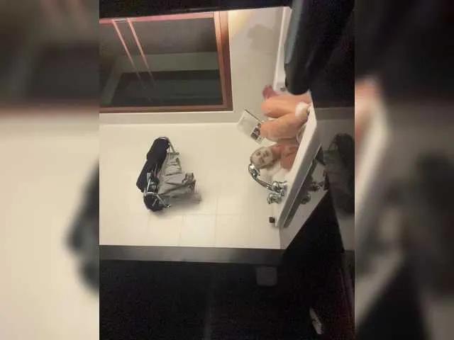 EmmylieMorris on BongaCams 