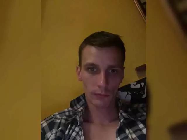 Laylay13 on BongaCams 