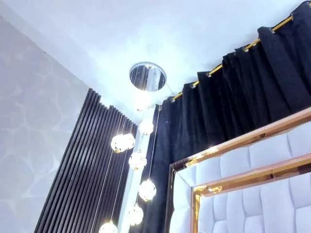 SarayRoyse — I love kisses, caresses and that you slide your tongue through every corner of my delicious wet body