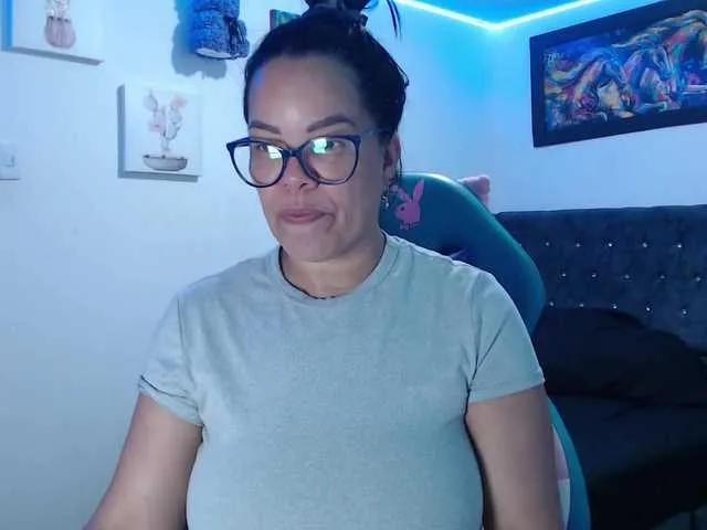 sofia-lopez70 — las pollas negras, un hombre con un cuerpo atletico y muy baronil 
black cocks, a man with an athletic and very baronical body