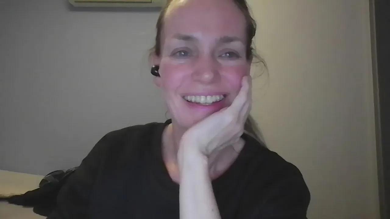 CrazyAnny1 — Freechat on Cam4