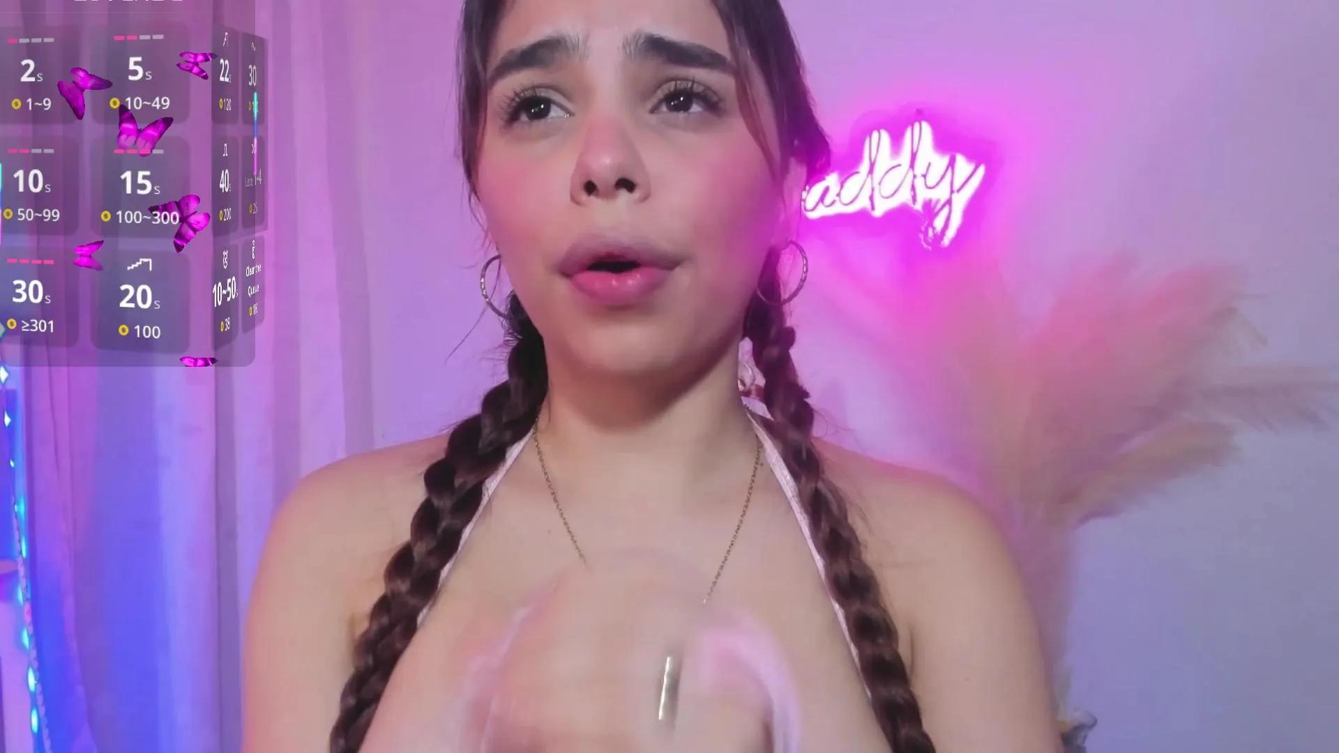 Crisbellopez —  #gamer #blowjob #striptease #deepthroat #masturbation #bigass #spanking