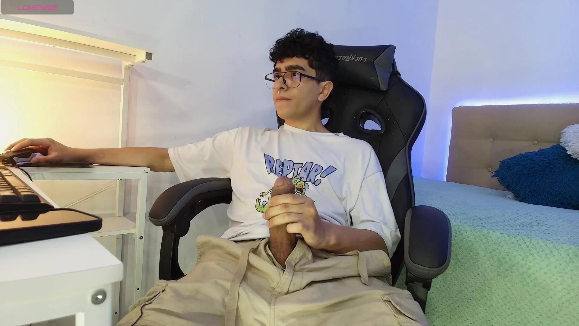 Daryl_murphy —  #schoolgirl #C2C #milk #anal #cute #cum #feet