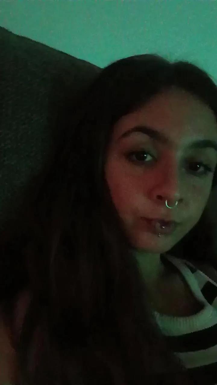 Dinosauria43 — Freechat on Cam4