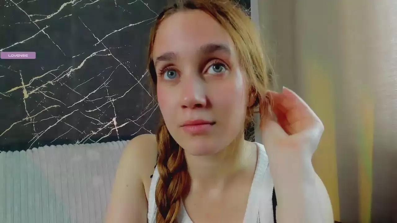 DollyGearing on Cam4 