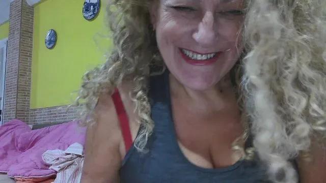 EllaSola69 on Cam4 