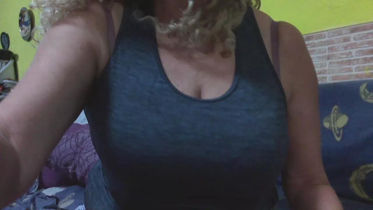 EllaSola69 on Cam4 