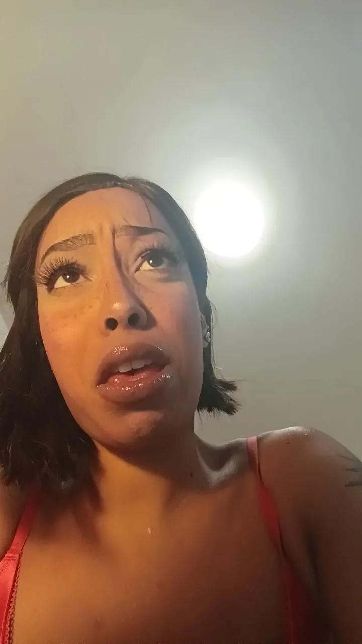 elleblue_sexy on Cam4 