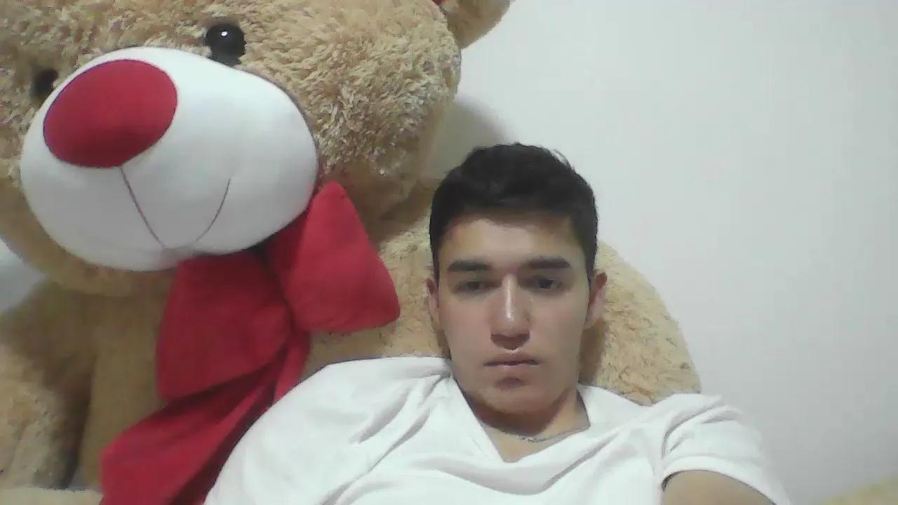 estebitan243 on Cam4 