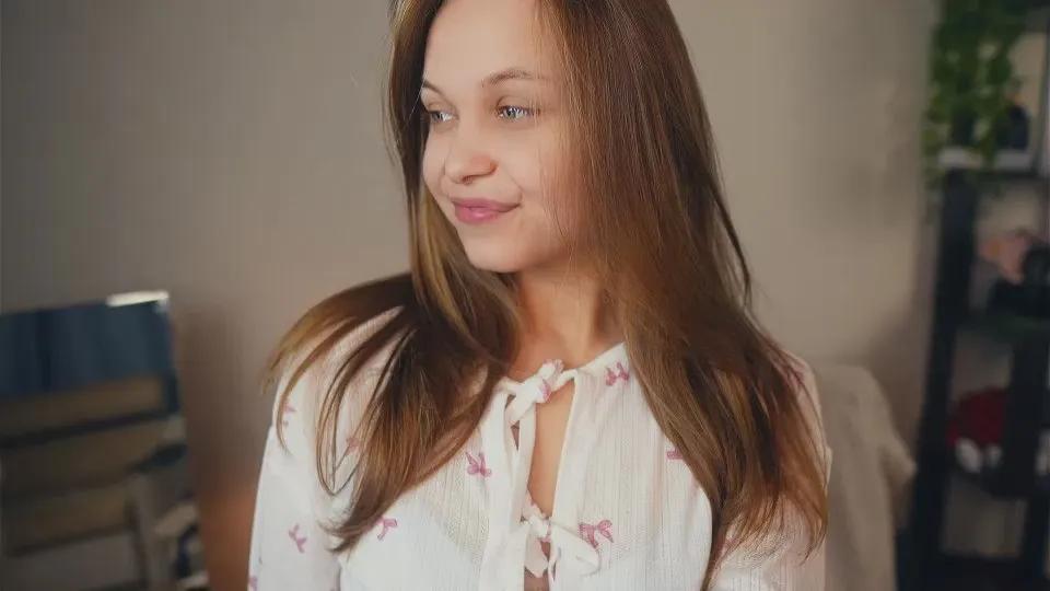 GemmaFarabee —  #schoolgirl #squirt #pussy #pee #amateur #cosplay #pornstar