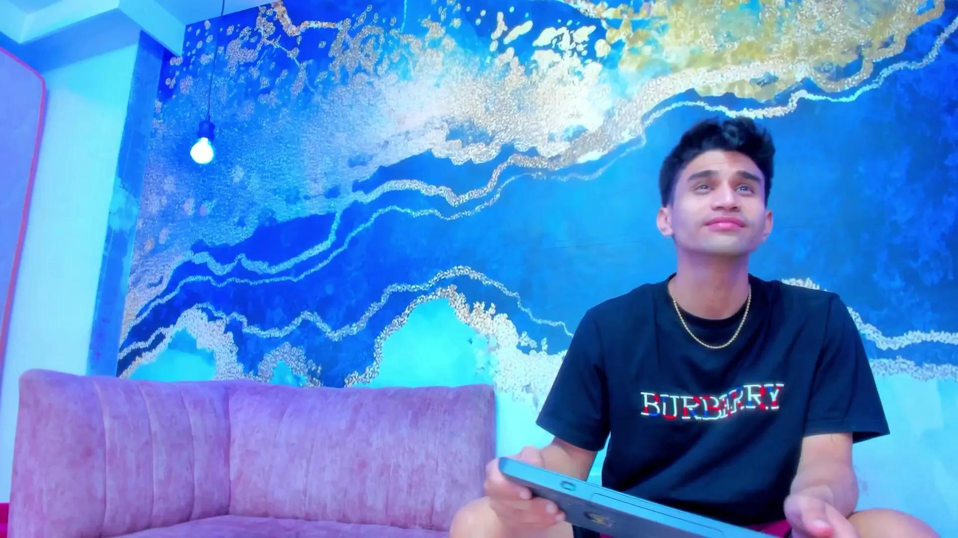 Hottier_Boys on Cam4 