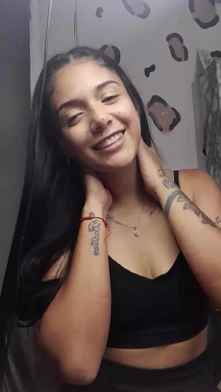 IndiraDelux — Freechat on Cam4