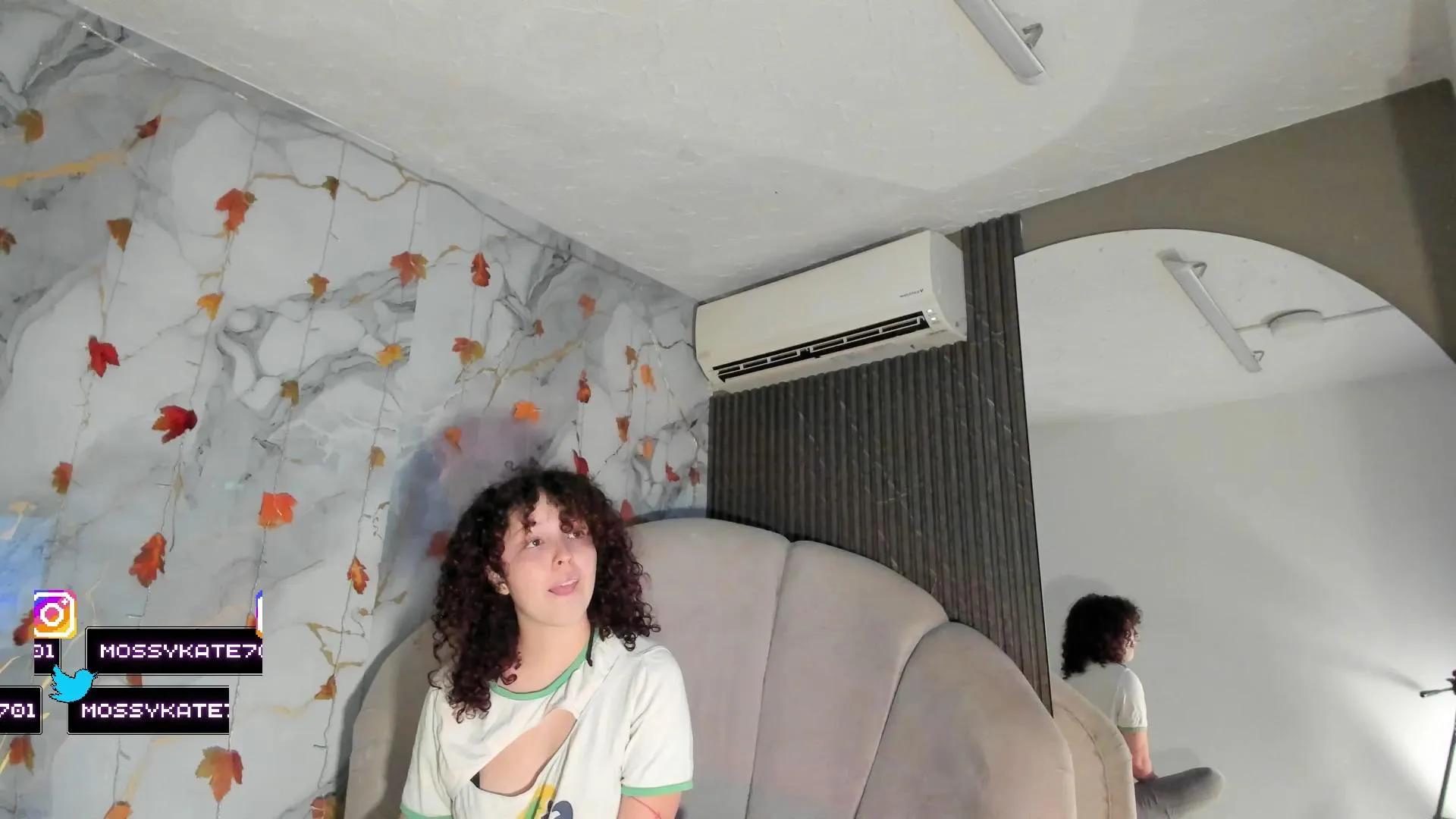 Katemoss69 —  #pawg #schoolgirl #deepthroat #squirt #blowjob #pussy