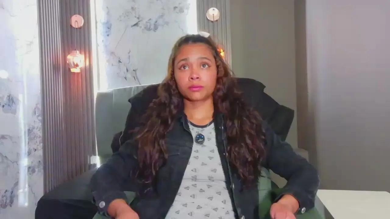 kristall_06 —  #striptease #bigass #squirt #C2C #spanking #pussy #ass