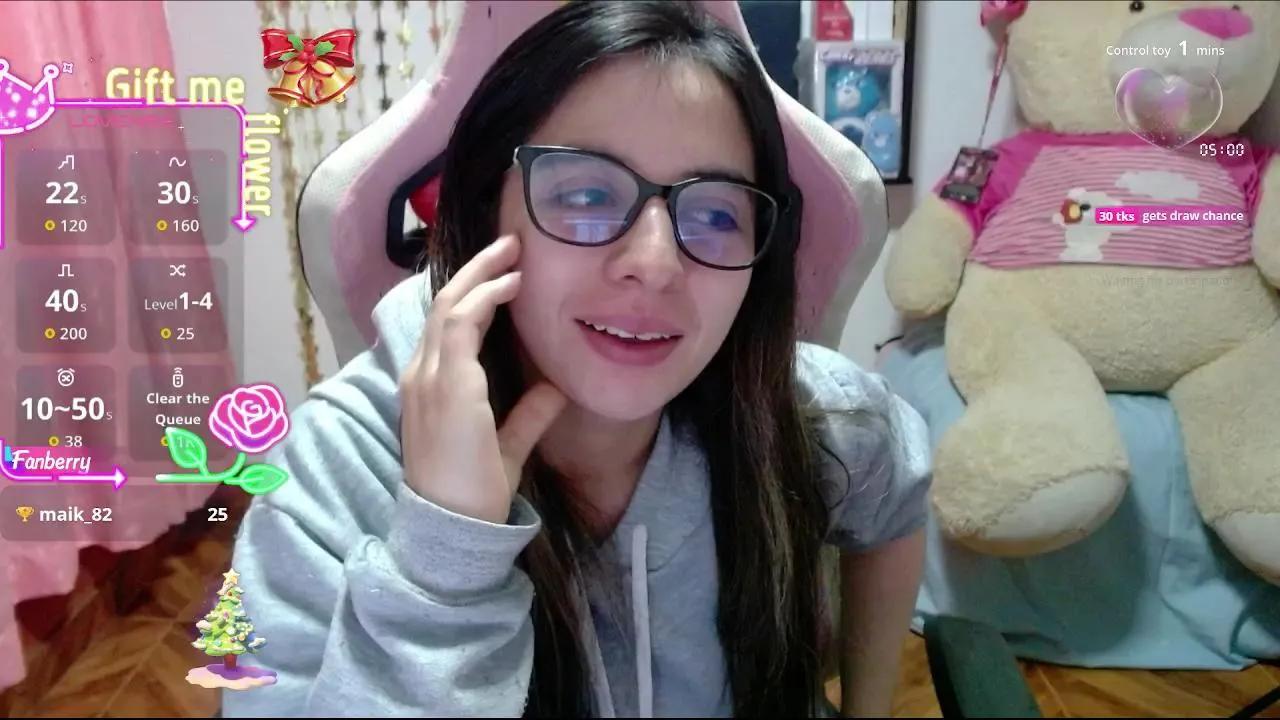 Maggie_Fox —  #Halloween25 #armpits #squirt #striptease #cum #anal #feet