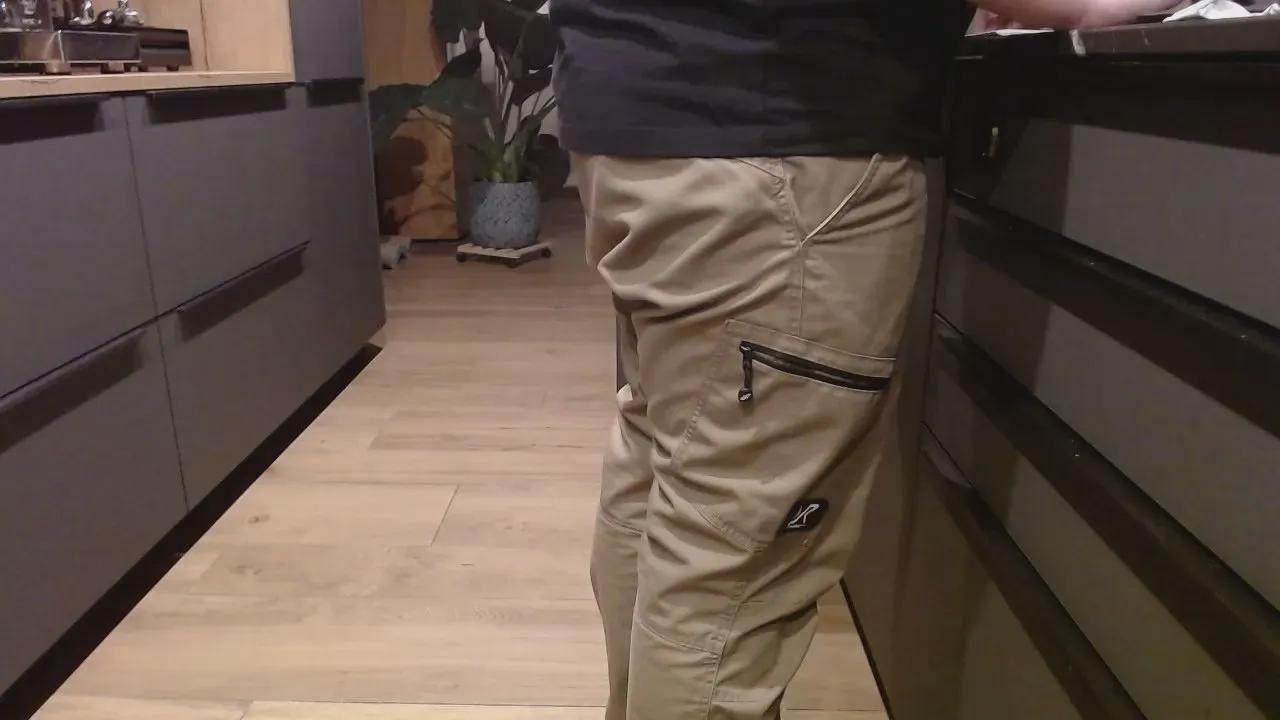 man94hot —  #bigass #masturbation #taboo #C2C #swinging #bdsm #amateur