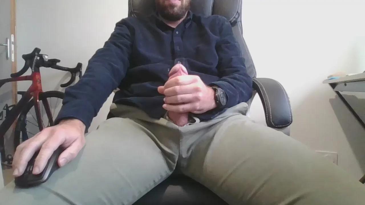 Maxi3329 — Freechat on Cam4