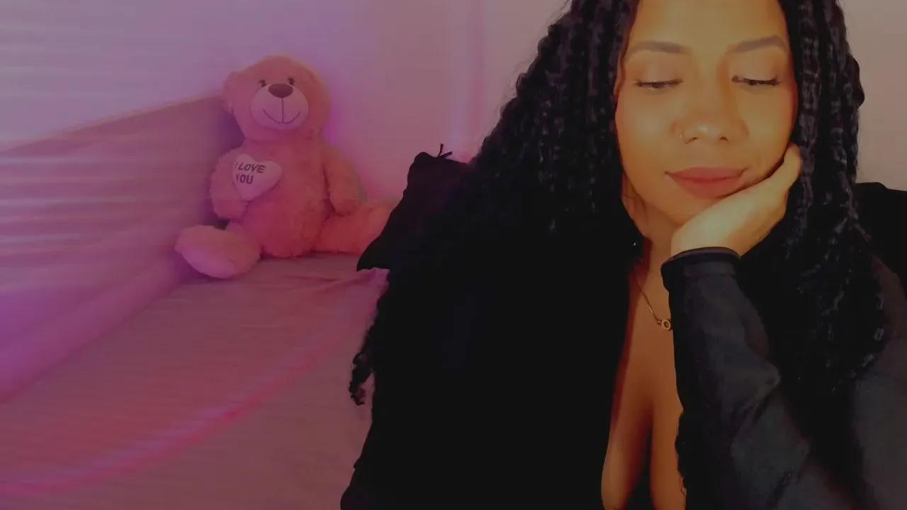 NicolePasqualot —  #pussy #ass #masturbation #squirt #feet #cute #amateur