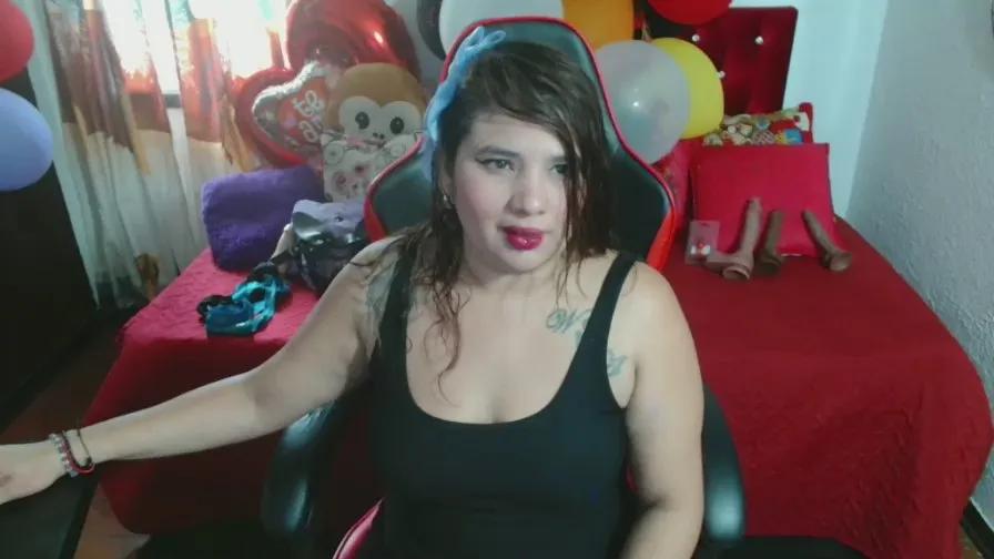 Rous_kinky —  #pornstar #spanking #feet #smoke #masturbation #squirt #bigass