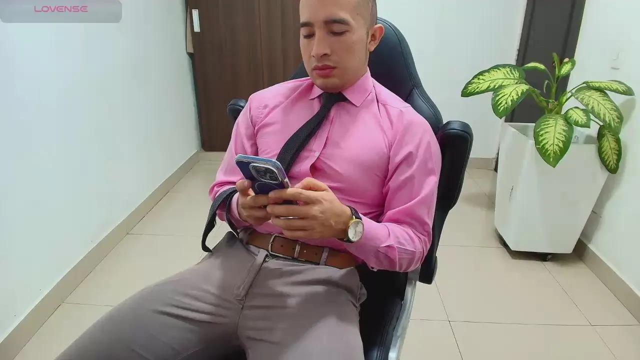 sebastian_ocon3 —  #C2C #milk #armpits #anal #ass #feet #amateur