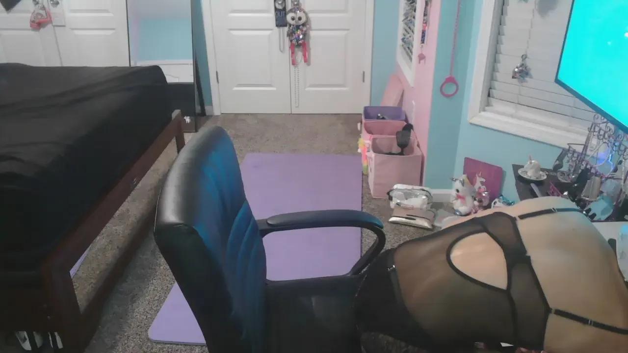 SlaveboiChaz —  #pussy #analtoys #femdom #spanking #masturbation #armpits #anal