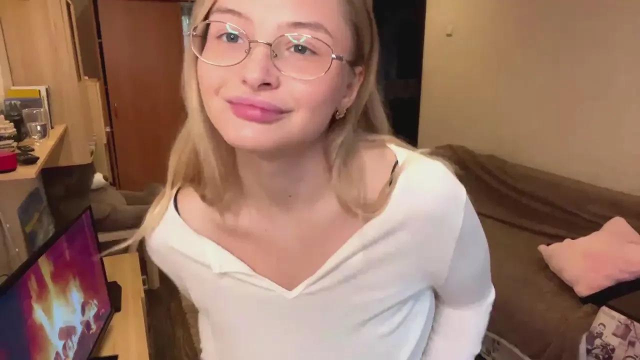 VictoriMystery —  #squirt #cute #anal #pee #femdom #bigass #masturbation