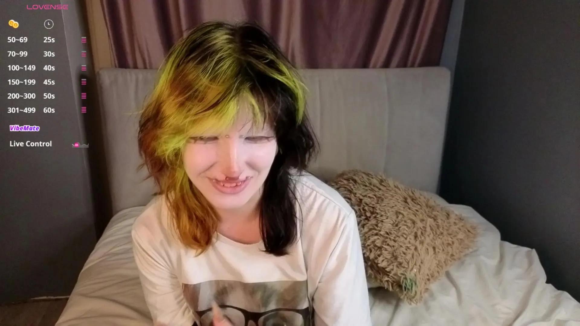 VirgenCostaneda — Freechat on Cam4