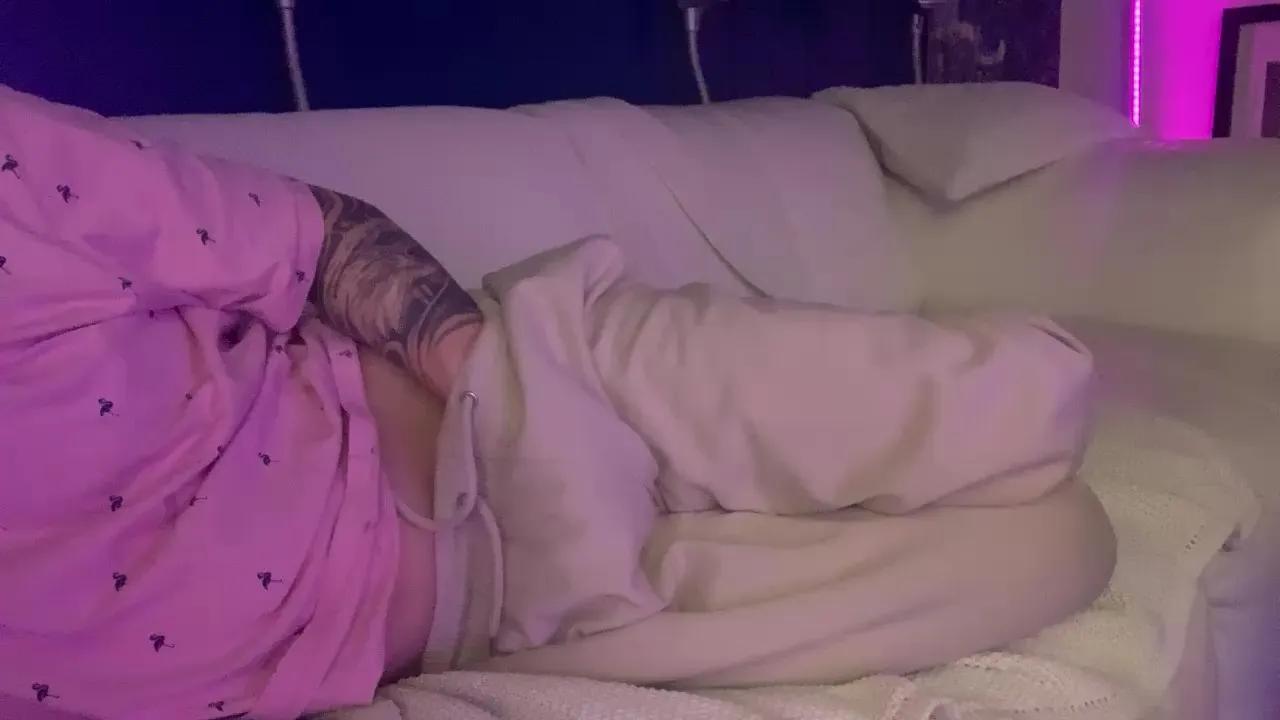 young_slut — Freechat on Cam4