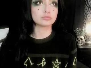 adeelinee on CamSoda 