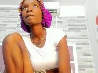 alana-roos on CamSoda 