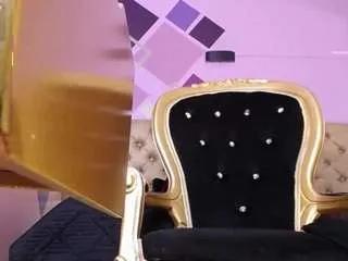 alannafoxx on CamSoda 