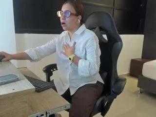 alma-fenix on CamSoda 