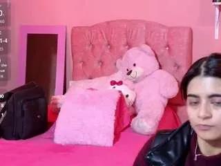 bella-thix on CamSoda 