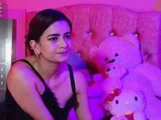 bella-thix on CamSoda 