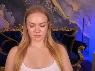 celestenoirr on CamSoda 