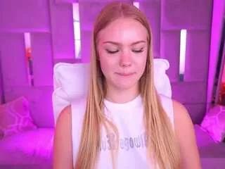 celestenoirr on CamSoda 