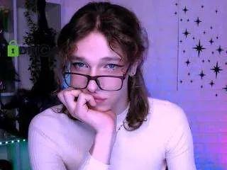 dann-foxy on CamSoda 