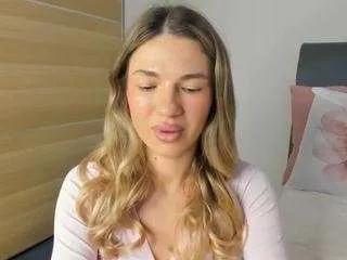 dariadeli — Forbidden fruits tastes better :* [100 tokens remaining]