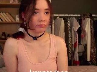 eleneeves — BOOBS SQUEEZE [11 tokens remaining]