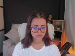 emmatorrees on CamSoda 