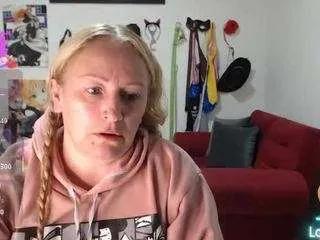 emperatrizmessy on CamSoda 