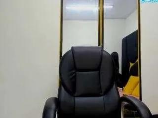 giannajohnsons — riding dildo + squirt [180 tokens remaining]