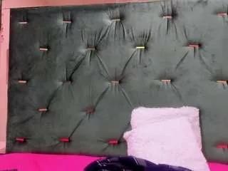 hellen-slutty on CamSoda 