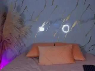 julig01 — Welcome! @Goal:  Dance Naked [222 tokens remaining]