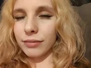 kerrymezo on CamSoda 