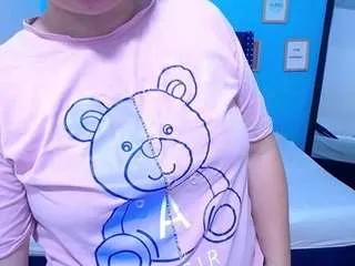 kinky-redhead18 on CamSoda 