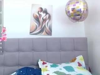 lola-star on CamSoda 