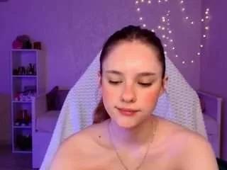 mollyhugs on CamSoda 