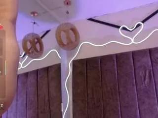 natashaa-black on CamSoda 