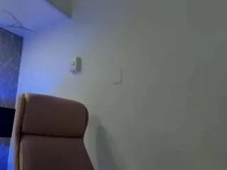 orianasimons — I'm new here and every tip makes my juicy pussy wet // 33 TKN roll the dice to winn explicit content / rate our pvt [1 tokens remaining]